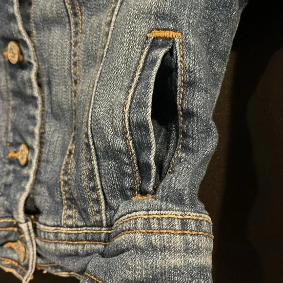Old Navy Girls Denim Jacket Size Small (6-7) - Classic Blue Jean Jacket - Picture 3 of 9
